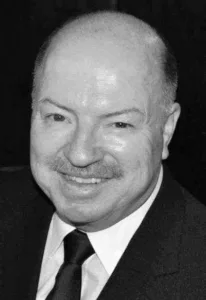 Dr. Paul Degenaer